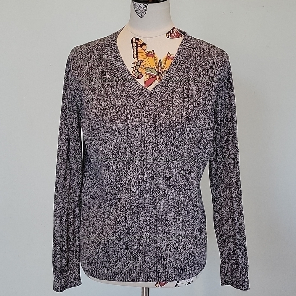 IZOD blue and gray vneck sweater 100% cotton.  Size is XL.  Very good condition.